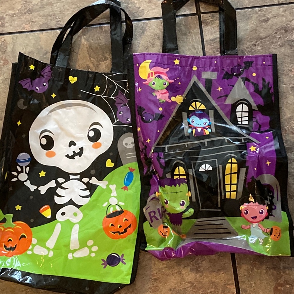 Halloween bags 🎃 👻 trick or treat